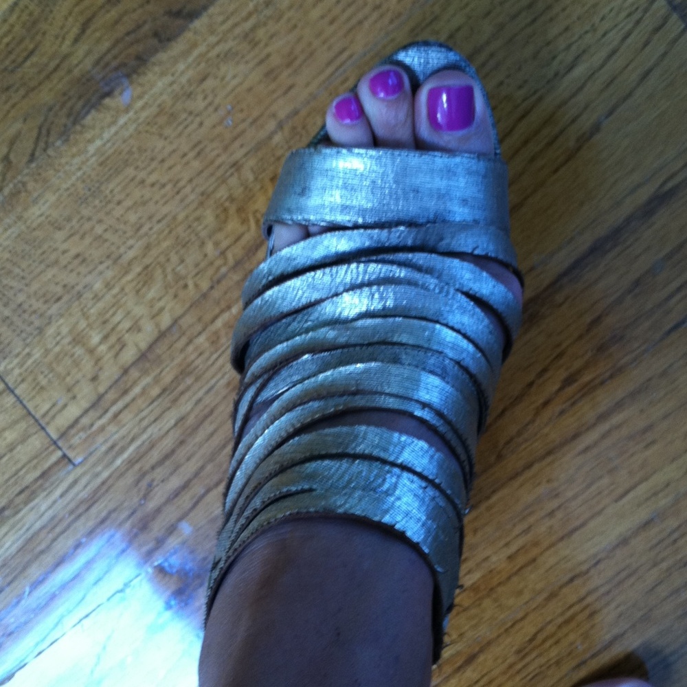 Eliizabeth and James strappy metallic heels